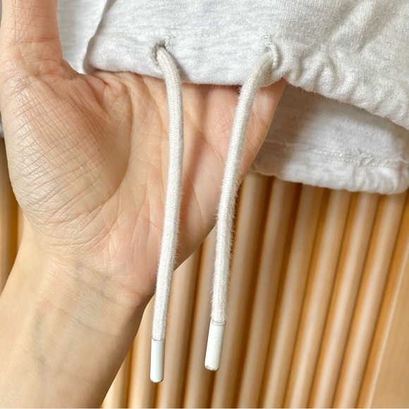 Aritzia babaton weekender hoodie light grey - Picture 6 of 7